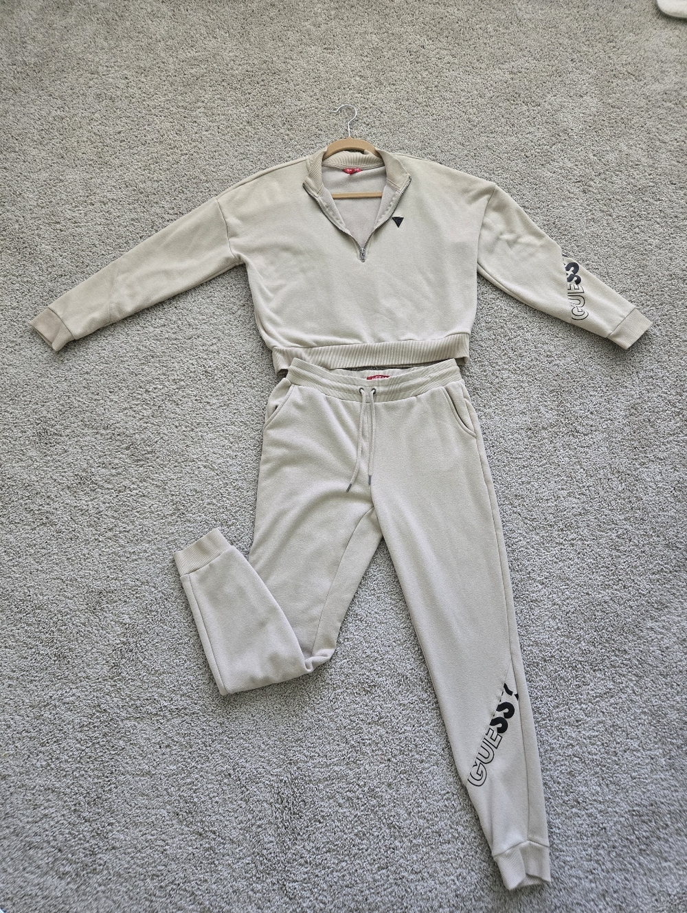 Guess Women’s Beige Sweatsuit Set Crop Pullover & Joggers Size Small